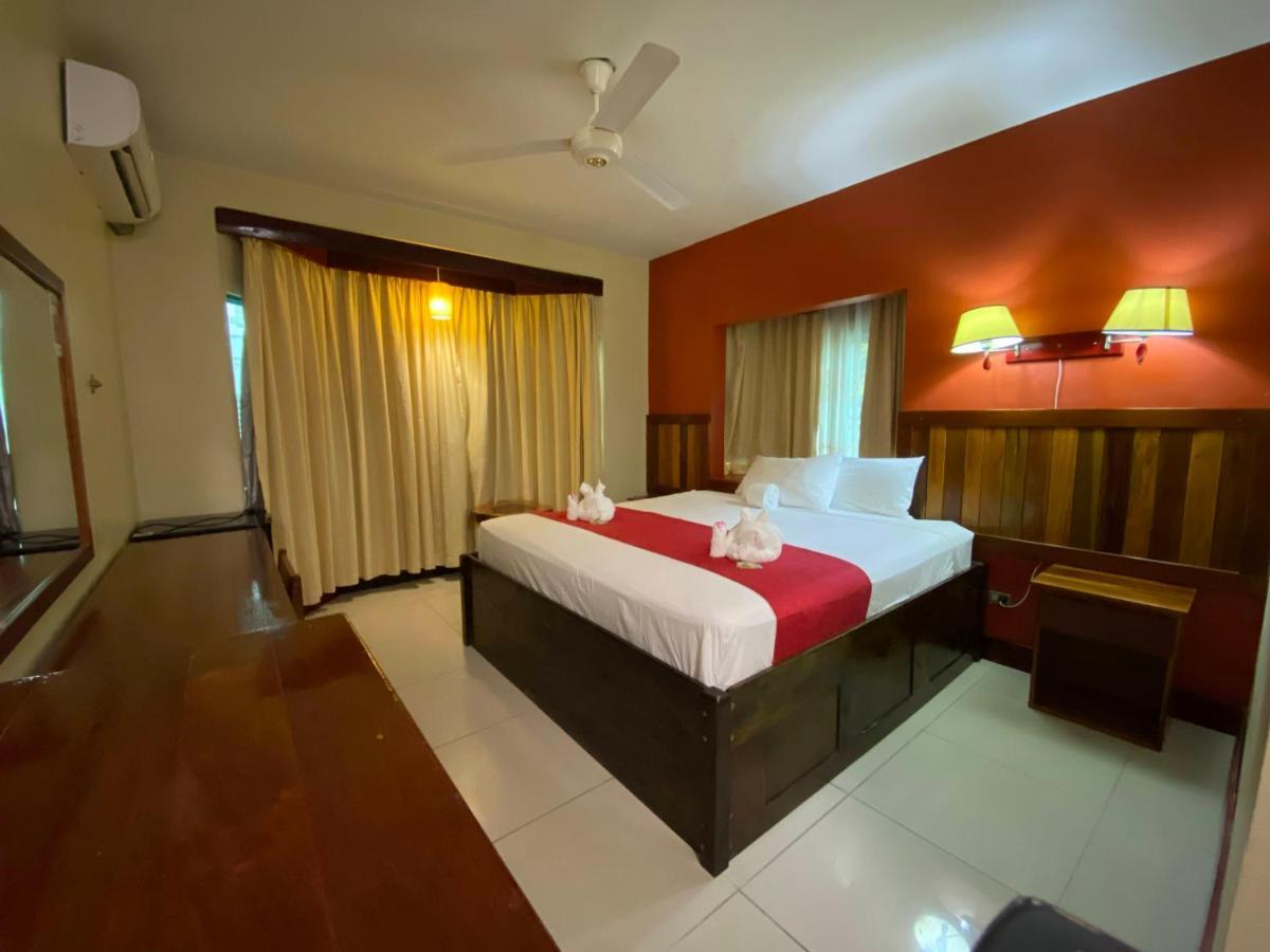 Caye Caulker Plaza Hotel Buitenkant foto