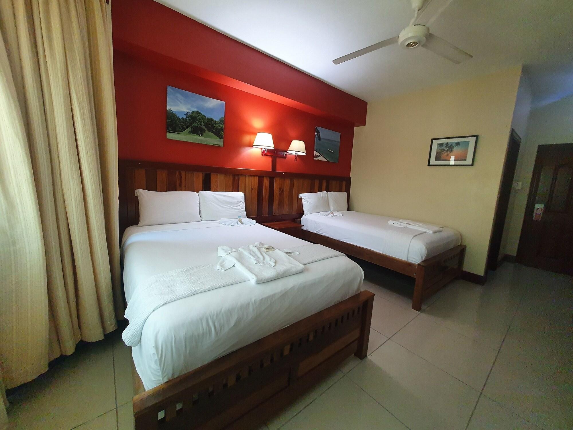 Caye Caulker Plaza Hotel Buitenkant foto