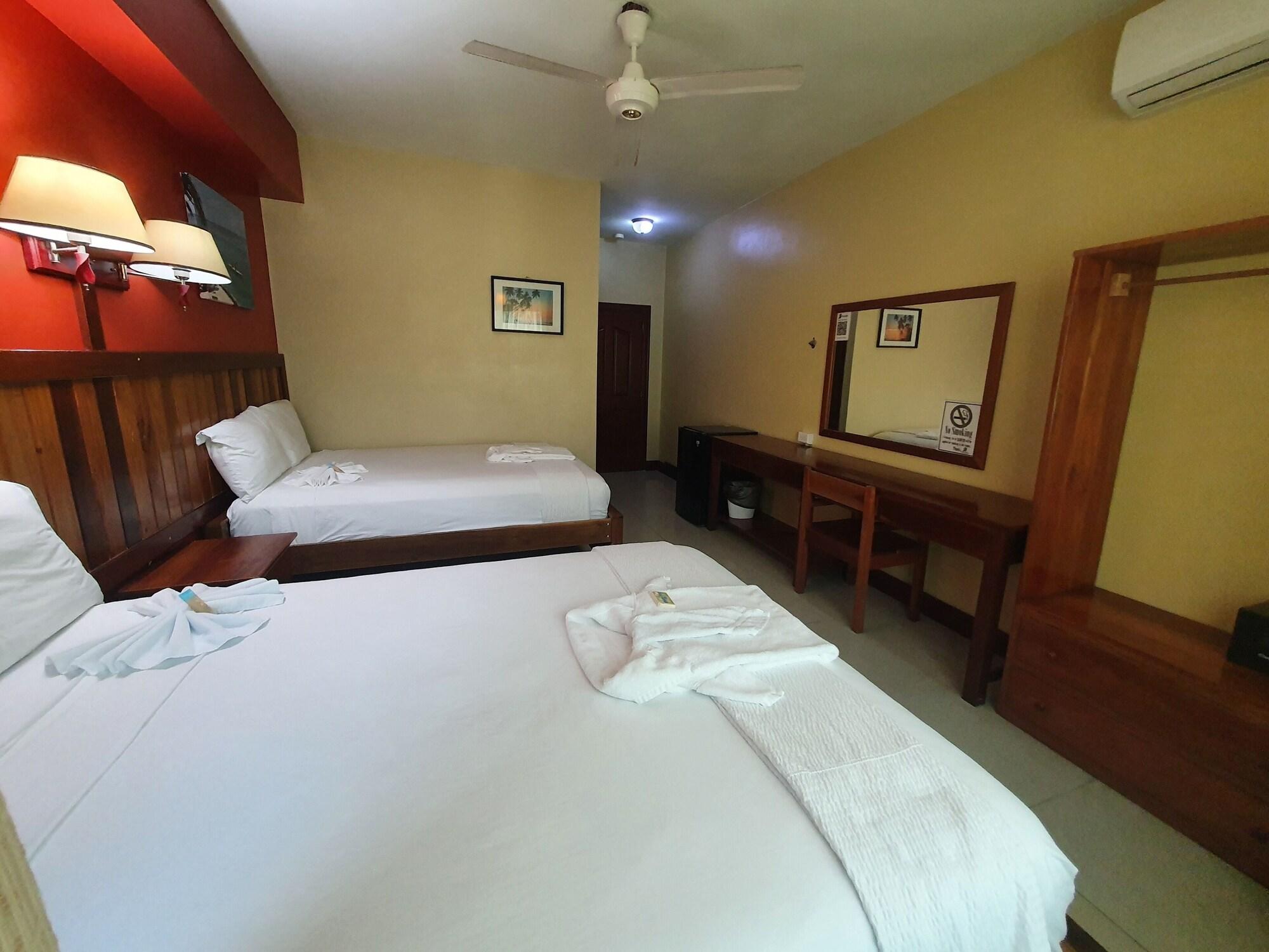 Caye Caulker Plaza Hotel Buitenkant foto