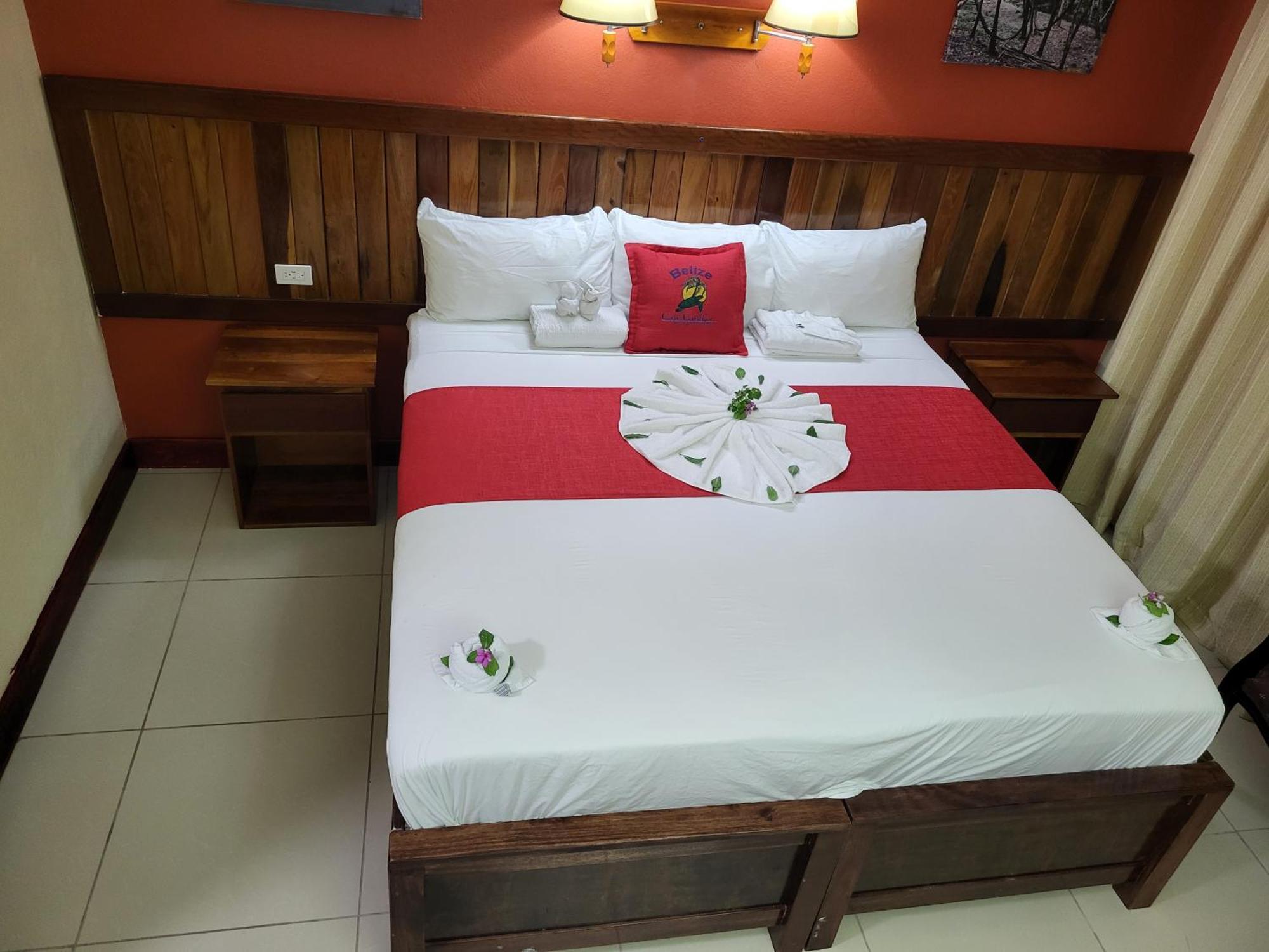 Caye Caulker Plaza Hotel Buitenkant foto